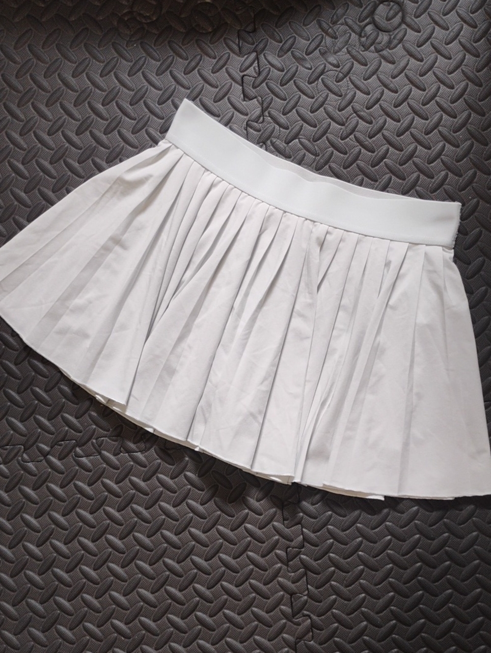 TNACTION Pleated Skort